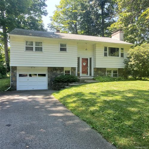 163 Roosevelt Rd, Hyde Park, NY, 12538-2327 | Card Image