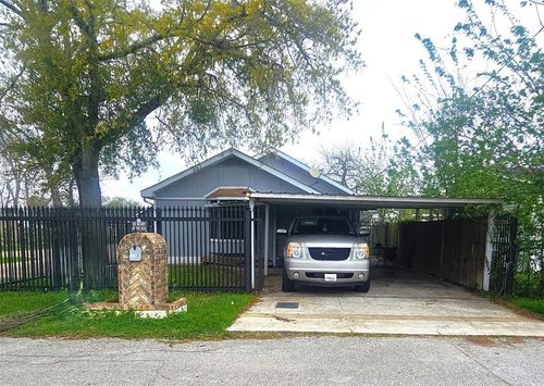 2116 1/2 Louisiana Street, Baytown, TX, 77520 | Card Image
