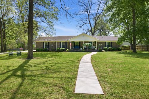 100 April Ln, Shelbyville, TN, 37160-3774 | Card Image