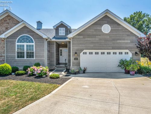 207 Schooner Ct, Vermilion, OH, 44089-2590 | Card Image