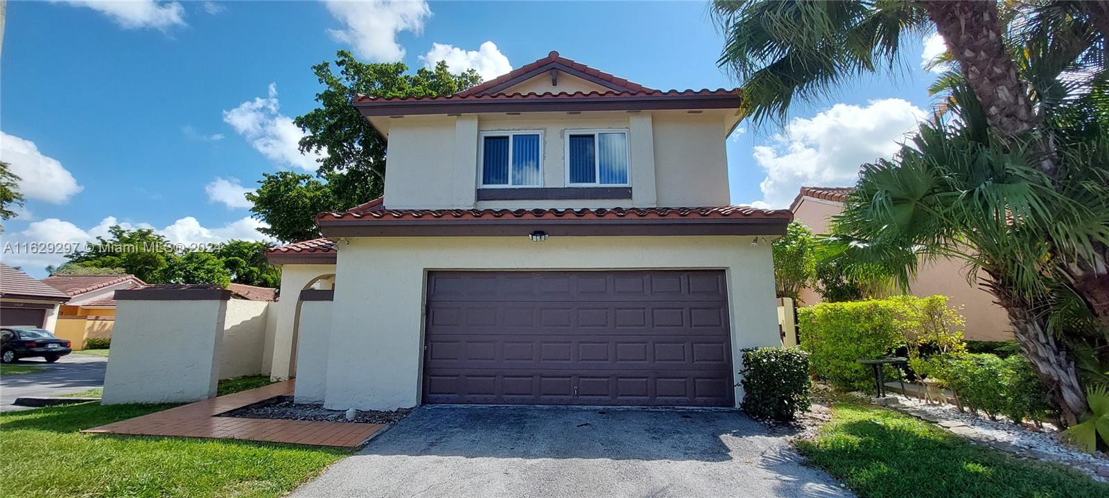 176th Ter, Hialeah, FL 33015