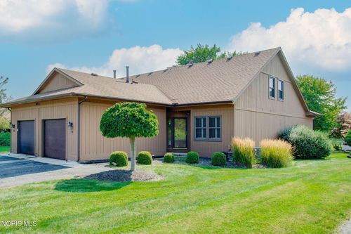 70 N Harbors End Dr, Port Clinton, OH, 43452-2787 | Card Image