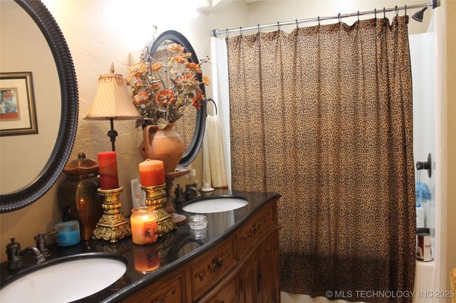 607 Garden Ln, House other with 3 bedrooms, 3 bathrooms and null parking in McAlester OK | Image 22