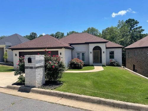 8001 Kanis Pines Dr, Little Rock, AR, 72204 | Card Image