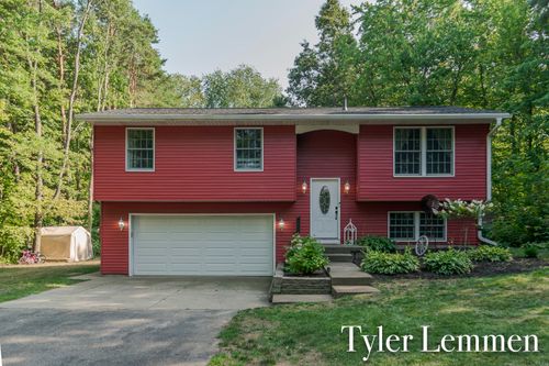 10640 Osborn St, Grand Haven, MI, 49417-8750 | Card Image