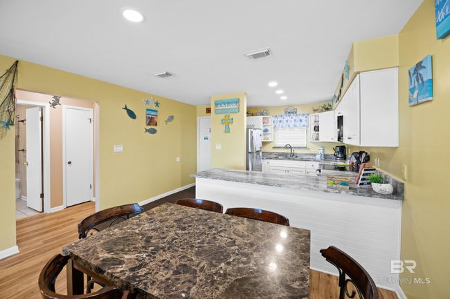 Dining Area | Image 15