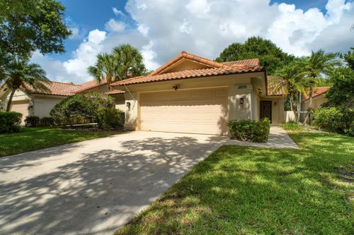 2575 Iroquois Cir, West Palm Beach, FL, 33409-7219 | Card Image