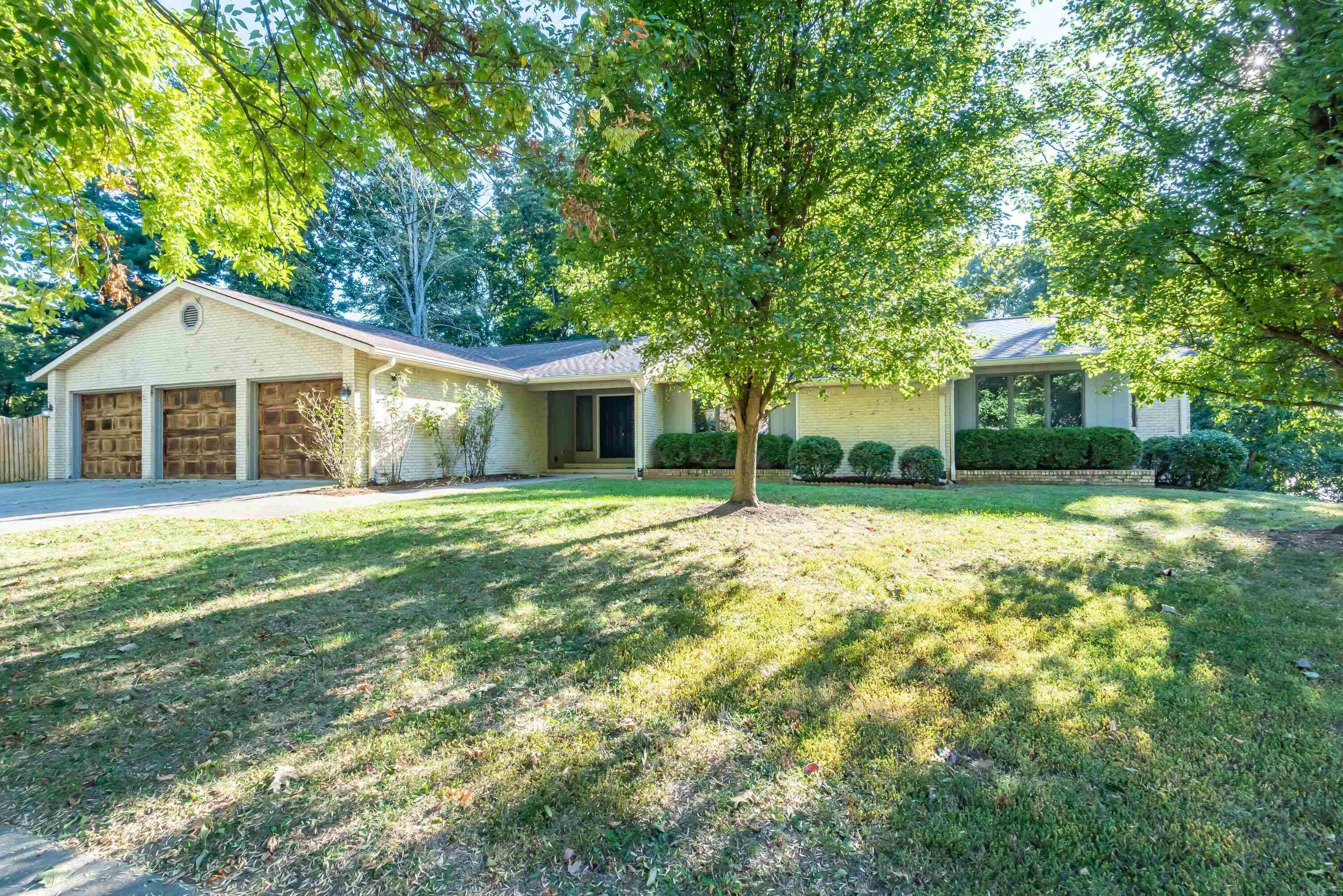 2901 S Forrester, Sold in Bloomington Zoocasa