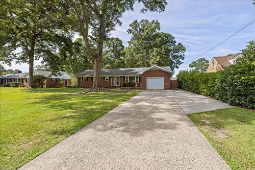 122 Ashley Rd, Chesapeake, VA, 23322-4143 | Card Image