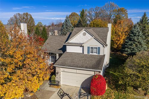 3654 Briarbrooke Ln, Oakland Township, MI, 48306-4712 | Card Image