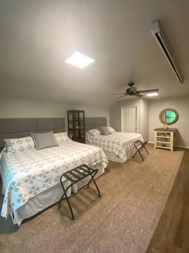 Upper Bedroom | Image 14