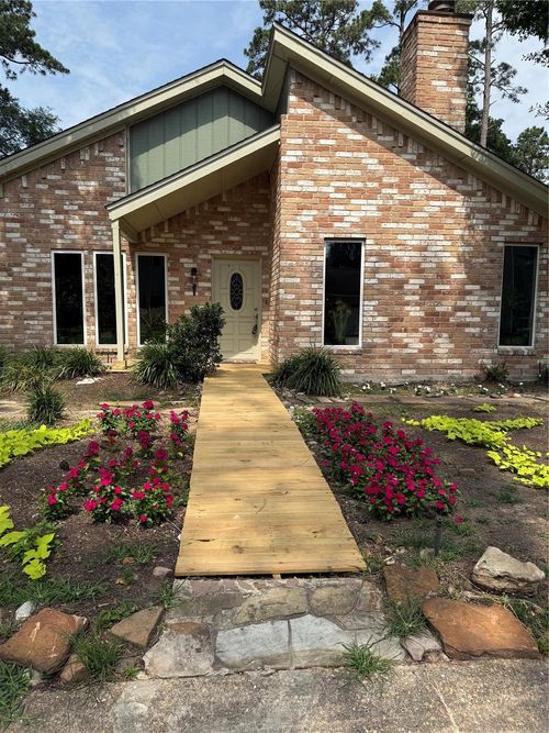 1 Green Blade Ln, The Woodlands, TX, 77380-3928 | Card Image