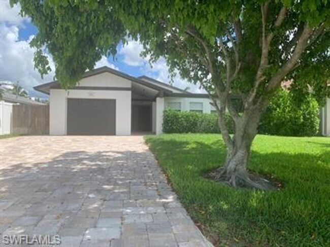 541 104th Ave N, NAPLES, FL, 34108 | Card Image