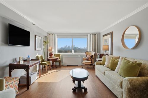 1401-2479 Peachtree Rd Ne, Atlanta, GA, 30305-4135 | Card Image