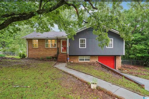 2105 5th St Ne, CENTER POINT, AL, 35215-3836 | Card Image