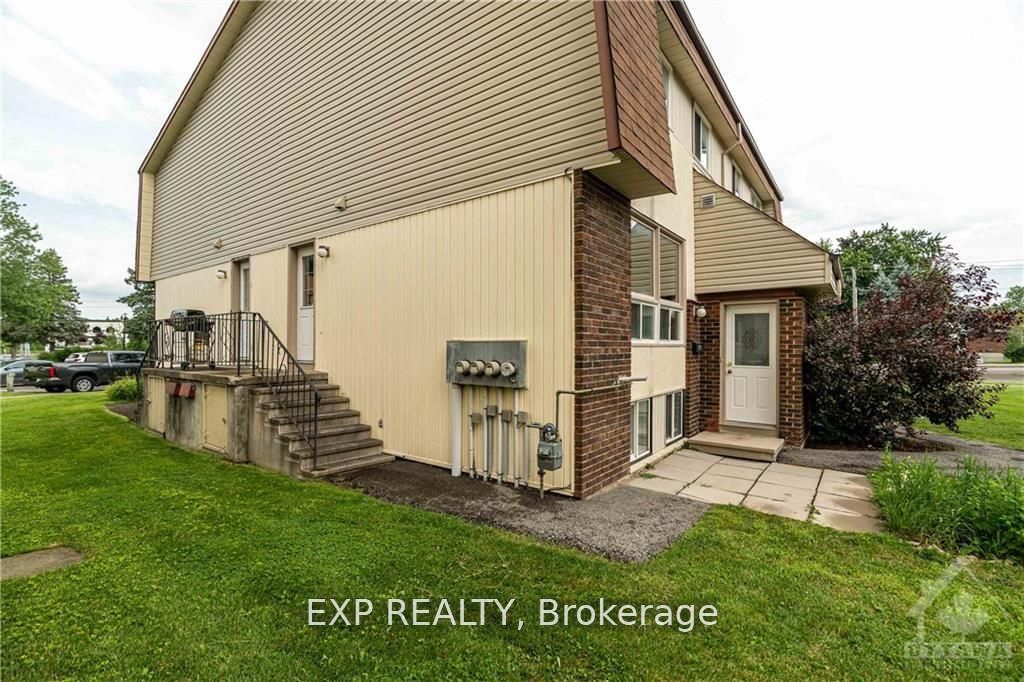 Residential Lease in Bells Corners and South to Fallowfield 4