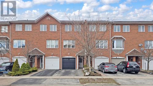 38 Rumi Cres, East York, ON, M4A2X6 | Card Image