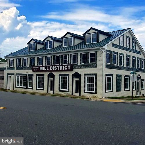 201-1801-201 Princess Anne St, FREDERICKSBURG, VA, 22401-3544 | Card Image