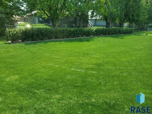 5725 E Meadow Oak Cir, Sioux Falls, SD, 57110-3056 | Card Image