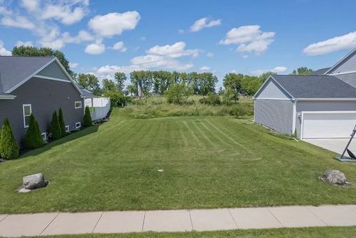 3240 Prospect Dr, SUN PRAIRIE, WI, 53590-7089 | Card Image