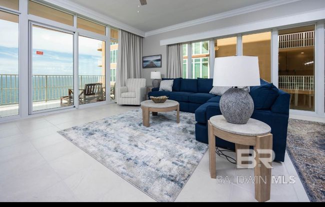 Living Room | Image 8