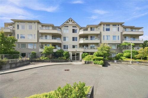 303-3700 Carey Rd, Saanich, BC, V8Z4C2 | Card Image