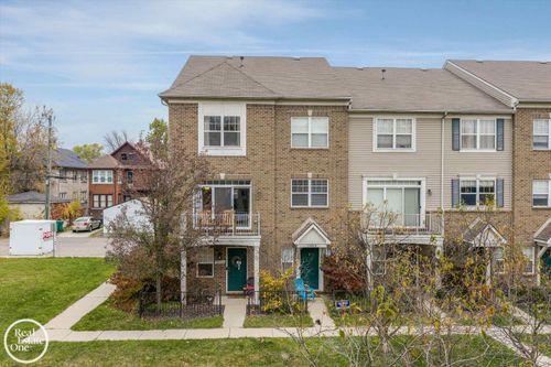 1048 Lakepointe St, Grosse Pointe Park, MI, 48230-1367 | Card Image