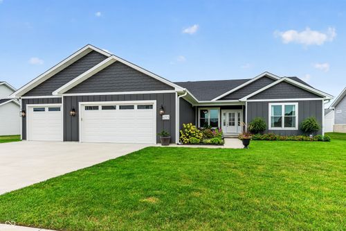 6773 Redbud Ln, Seymour, IN, 47274-4822 | Card Image