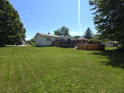 37 Androscoggin St, Gorham, NH, 03581-1203 | Card Image
