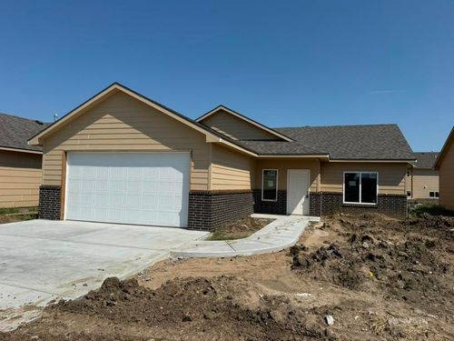 8986 E Joshua St, Bel Aire, KS, 67226-2371 | Card Image