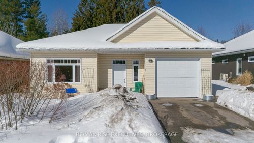4-7 Autumn Lane, Huntsville, ON, P1H0C7 | Card Image
