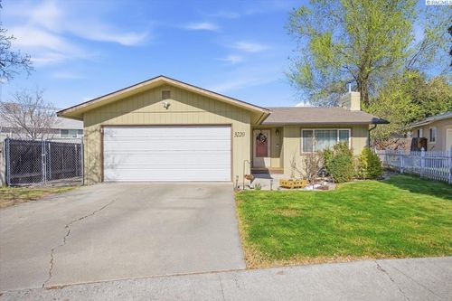 3220 W 3rd Ave, Kennewick, WA, 99336-4531 | Card Image