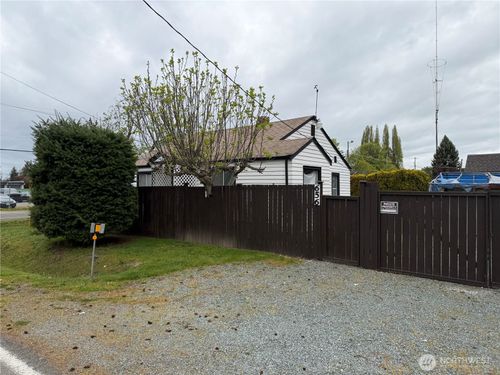 656 Sw 149th St, Burien, WA, 98166-1936 | Card Image