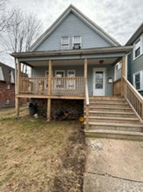 27 6th Ave, Quincy, MA, 02169-7112 | Card Image