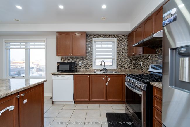 72 Colonel Frank Ching Cres, House attached with 4 bedrooms, 3 bathrooms and 2 parking in Brampton ON | Image 15
