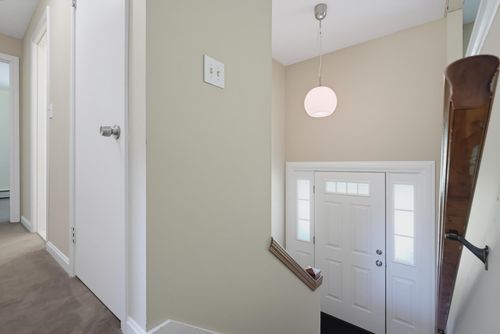 58 Cottage Rd, Kensington, NH, 03833-6707 | Card Image