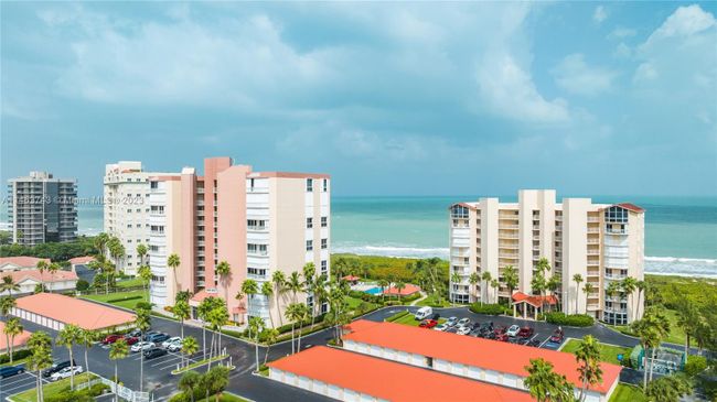 405 - 3870 N Highway A1a, Condo with 2 bedrooms, 2 bathrooms and null parking in Hutchinson Island FL | Image 48