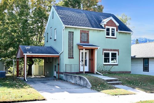 807 W Mark St, Winona, MN, 55987-2635 | Card Image