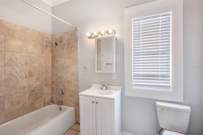 2317 W Chestnut St, House other with 4 bedrooms, 2 bathrooms and null parking in TAMPA FL | Image 16