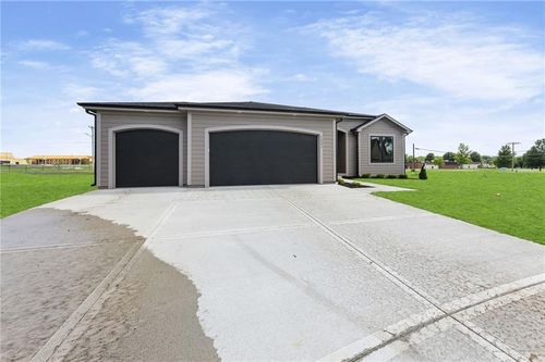 1205 Cottonwood Ct, Paola, KS, 66071-5753 | Card Image