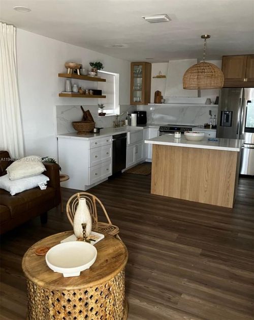 1-8221 Nw South River Dr, Medley, FL, 33166 | Card Image