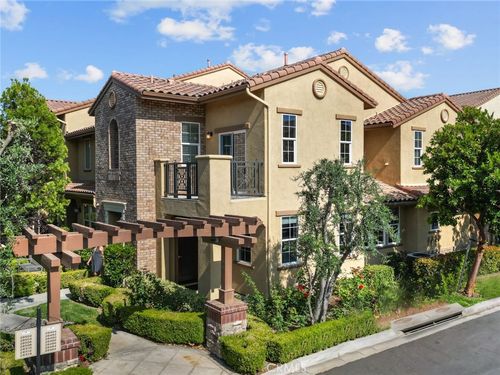 28494 Herrera St, Valencia, CA, 91354-3059 | Card Image