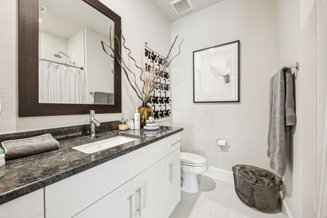 14932 Oak St, Townhouse with 3 bedrooms, 4 bathrooms and null parking in Addison TX | Image 28
