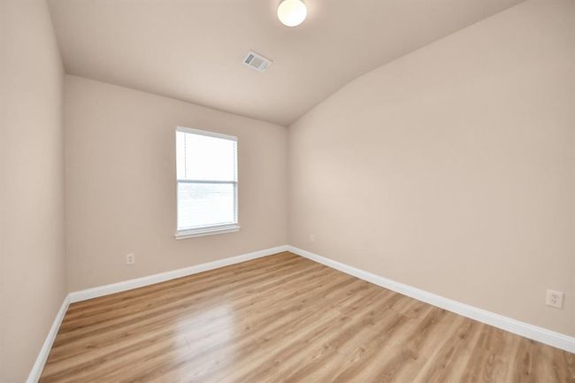 Another view of the bedroom | Image 28