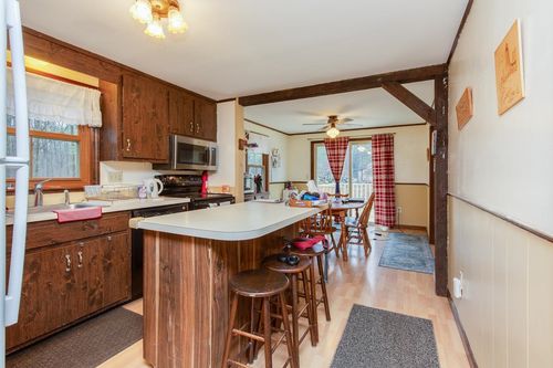 12 Severance Dr, Londonderry, NH, 03053-3118 | Card Image