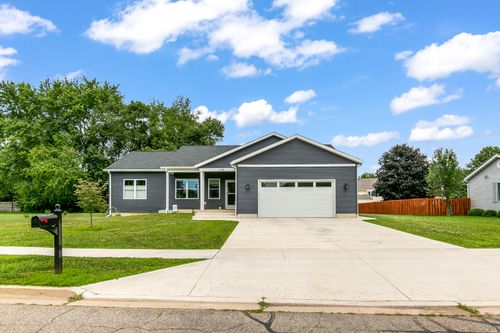 1106 N Galyn St, Sturgis, MI, 49091-3300 | Card Image