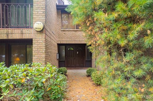 310 Willowbrook Dr, North Brunswick, NJ, 08902-1259 | Card Image