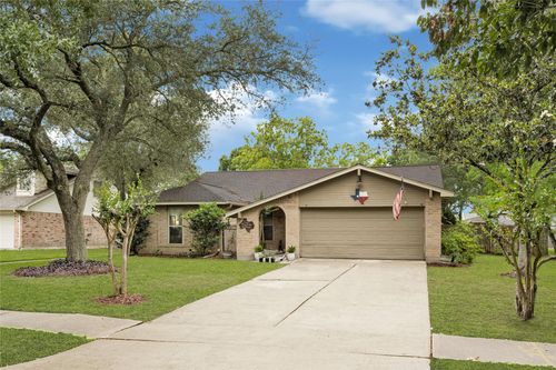 1101 Killarney Ave, Friendswood, TX, 77546-5321 | Card Image