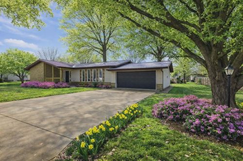 908 E 10th St, Mountain Grove, MO, 65711-1241 | Card Image