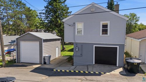 216 1st St Sw, Chisholm, MN, 55719-1708 | Card Image